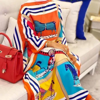 Africa Fashion Blogger empfiehlt beliebte bedruckte Seiden-Kaftan-Maxikleider, lockeres