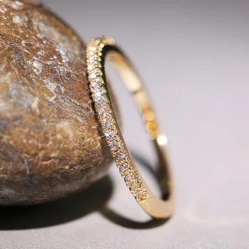 Huitan Neue Minimalistische Dünne Ringe für Frauen Hochzeit Brillante Kubikzircon Vielseitig Weibliche Finger