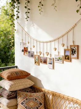 Hängende Fotoanzeige Wanddekoration, Boho Collage Bilderrahmen Weihnachtskartenhalter Holzherzen für Zuhause