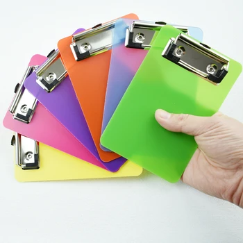 Tragbarer Multifunktions-Klemmbrett-Organizer: Aufhängbarer Mini-Notizhalter aus Kunststoff für Zuhause, Büro