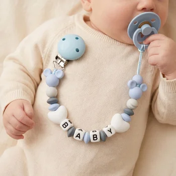 Personalisierter Schnullerhalter mit blauem Herz, Silikonperlen, handgefertigter Schnullerclip für Jungen