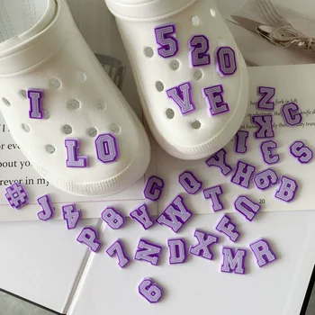 Lila Alphabet Buchstaben Pins Schuh Charms für Crocs Clog Blase Dias Zubehör DIY Schuh Dekoration Schnalle