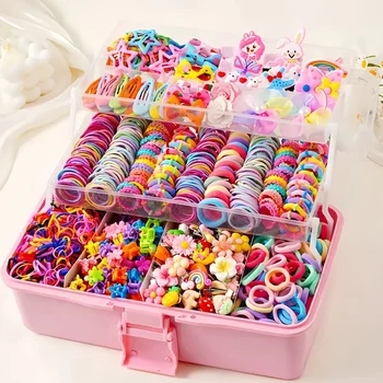 Ein 718-teiliges Accessoire-Set, geeignet für alltägliche Ausflüge und Teilnahme an festlichen Ereignissen