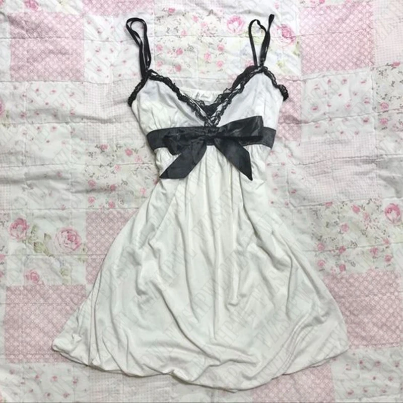 Einfarbiges Spitzenkleid mit Schleifendekoration, süßes