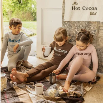 AP AW26 Baumwolle Cocoa Club Kollektion Kinder Mädchen Jungen Mode Buchstaben-Print Familien-Partnerlook