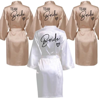 Hochzeit Party Team Braut Robe mit schwarzen Buchstaben Kimono Satin Pyjamas Brautjungfer Bademantel SP003