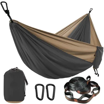 Einfarbige Fallschirm-Hängematte mit Hängemattengurten und schwarzem Karabiner, Camping, Überleben, Reisen
