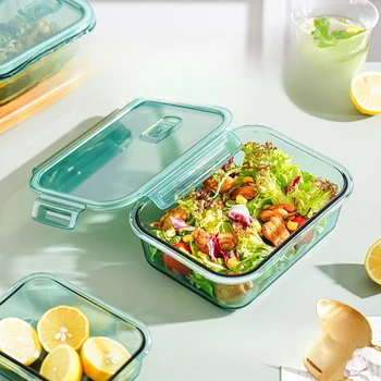 Die Lunchbox aus Glas kann in der Mikrowelle beheizt werden. Es handelt sich um eine spezielle