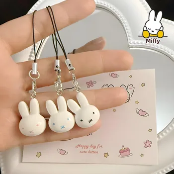 Kawaii Miffy Rabbit Schlüsselanhänger, niedlicher Cartoon, weich und bezaubernd, Mädchen-Herz, cremefarbene