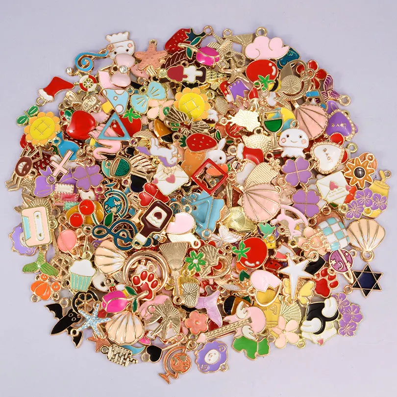 30/60/100 Stück zufällige Mischung Emaille/Tropfenöl Charms