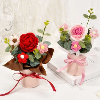 Gestrickter Blumenstrauß Gehäkelte Rosen im Eimer Neujahrsgeschenke Wohnzimmer Schreibtisch Dekoration