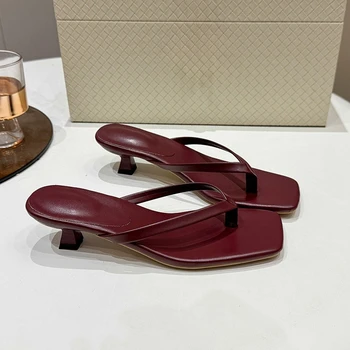 Sommer Frauen Clip Toe Hausschuhe Komfort Niedrigen Absatz Gleitet Schuhe Damen Casual Kleid Street Style