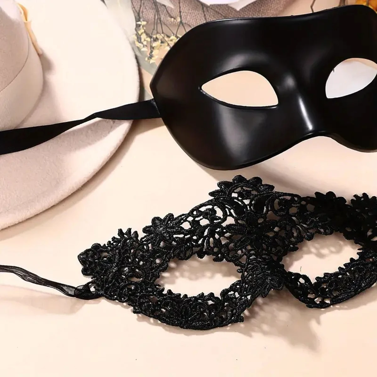 2-teiliges elegantes schwarzes Spitzen-Maskerade-Masken-Set – Bild 3