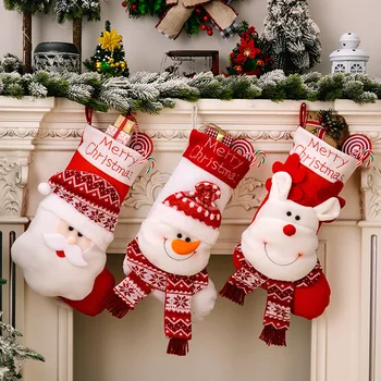 Große Weihnachtsmann-Schneemann-Elch-Strümpfe, gestrickte Dekorationen, Kamin, Weihnachtsbaum, hängender