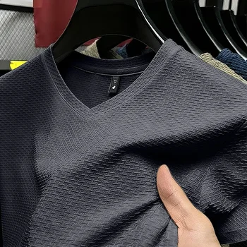 Modisches Herren Business Casual Eisseide T-Shirt V-Ausschnitt Kurzarm Khaki Tägliche Arbeitskleidung