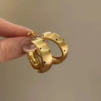 Retro Geometrische Kreisförmige Polka Dot Ohrringe Für Frauen Mode Einfache Temperament Metall Creolen Büro