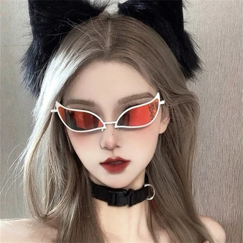 Donquixote PVC Sonnenbrille Doflamingo Cosplay Brille Anime Cat Eye Sonnenbrille für Frauen Männer Lustiges