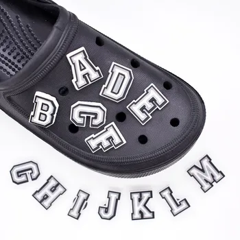 Schuhanhänger, Zubehör, PVC-Schuhdekorationen, Buchstabe 26 Optionen zur Auswahl aus Alphabet, Ornamentnadeln