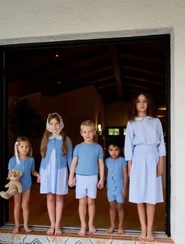 SS26 Nadelstreifen-Kollektion in Blau & Rosa mit Smok-Verzierung, Shabbat-Partnerlook für Bruder, Schwester