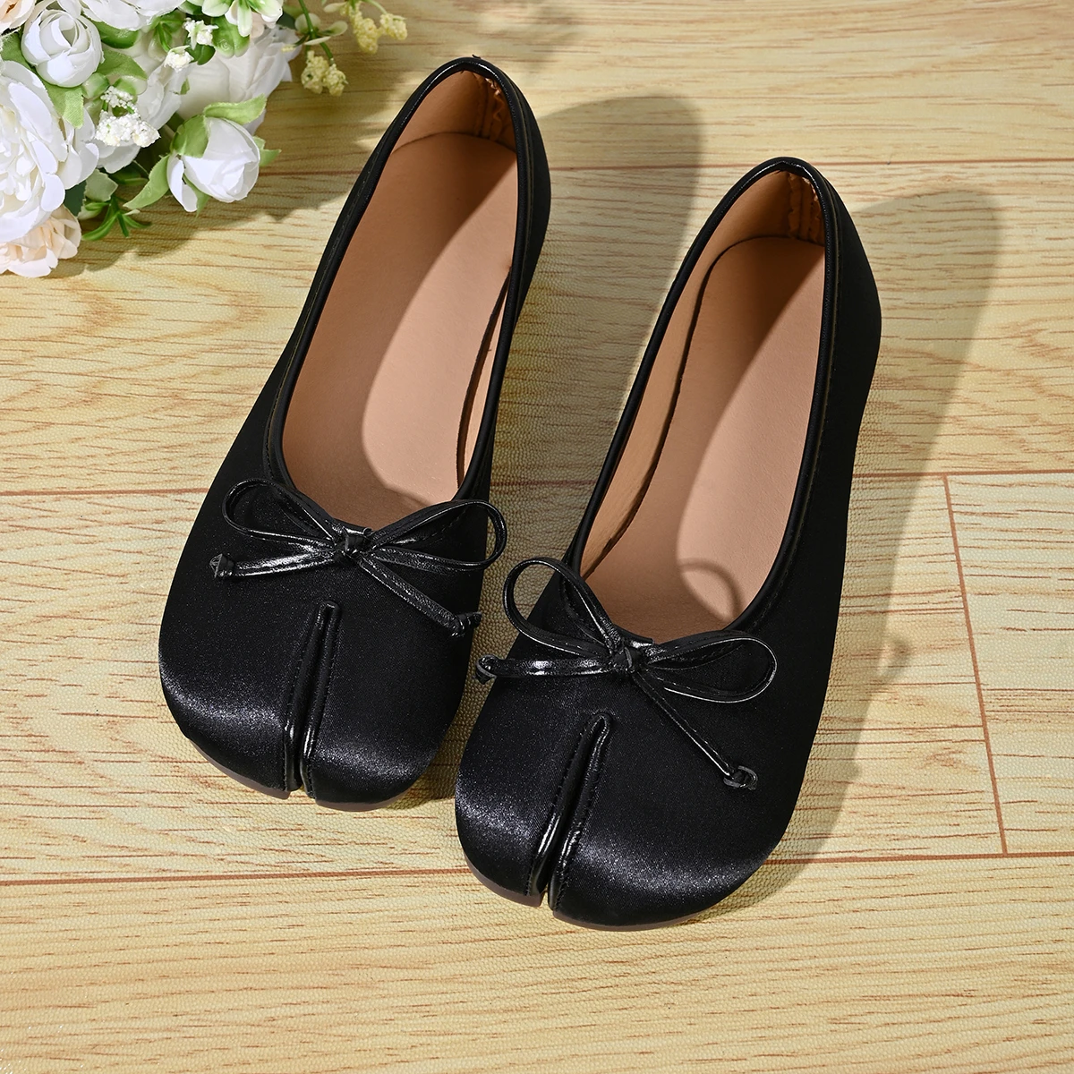 Weiche Split-Toe Tabi Ballerinas für Damen mit Schleife – Bild 5