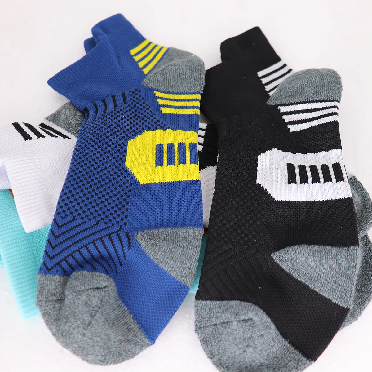 3/9 Paar rutschfeste Sportsocken für Damen und Herren – Bild 2