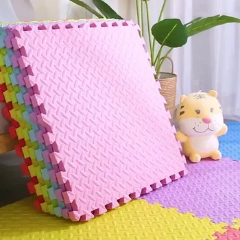 Rosa Schaumstoff-Spielmatte, ineinandergreifende Puzzle-Teppich-Bodenmatte zum Krabbeln und Üben von Spielzeug