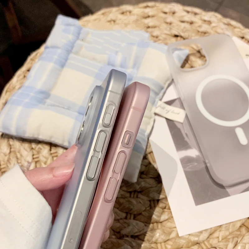 Matte durchscheinende magnetische Hülle für iPhone 17, 16 – Bild 4