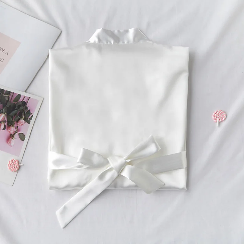 Personalisierter Name Datum Hochzeit Bademantel Kunstseide – Bild 5
