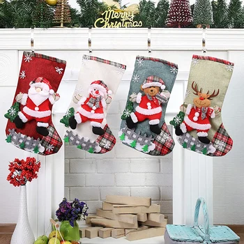 Weihnachtsstrumpf-Set, große Kapazität, niedliche Strumpftasche aus Plüsch (4 Stück)
