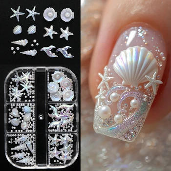 Set Perlmuttfarbene Muschel-Nagelcharms Mini Weiße Seesterne, Muscheln, Perlendesign Eisklare Aurora (6 Stück)