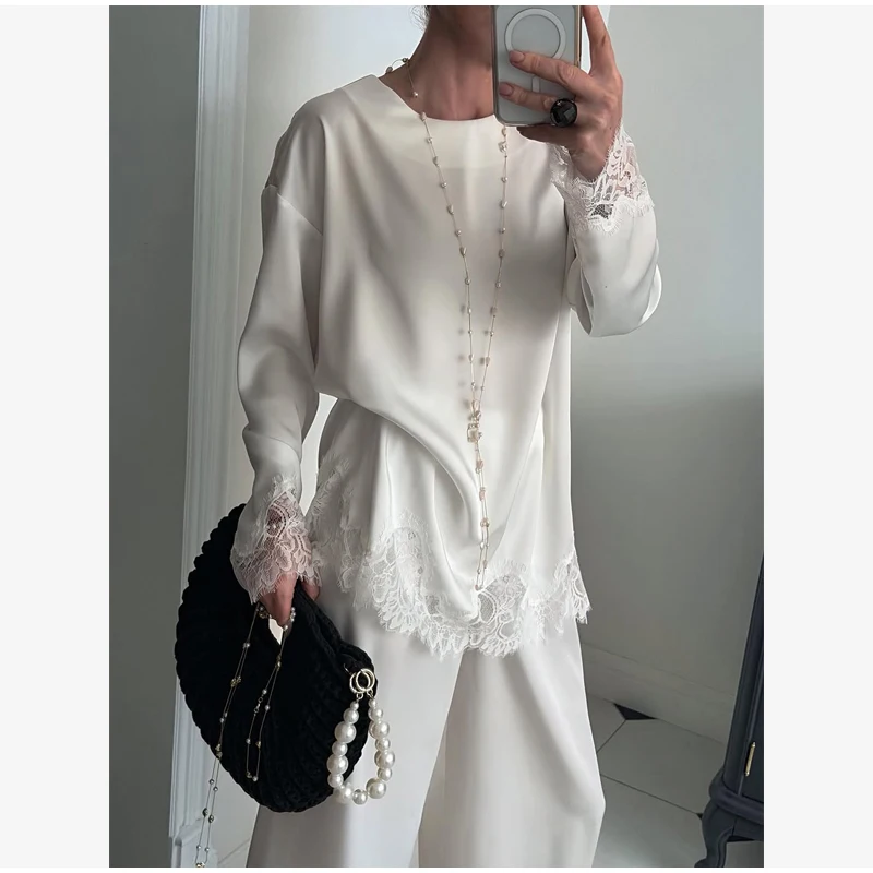 Damen Einfarbiges Weiches Satin-Kleid mit Spitzenmanschetten – Bild 5