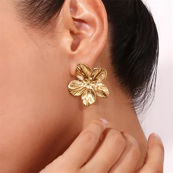 Vintage goldfarbene Blumen-Ohrstecker für Frauen, einfache geometrische Statement-Ohrringe, Party-Geschenke