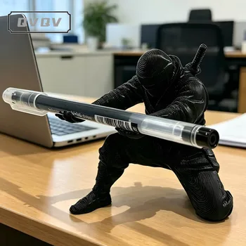 Desktop-Kunstobjekt: 3D-gedruckter Ninja-Stifthalter - Einzigartige Figur als Schreibtisch-Organizer