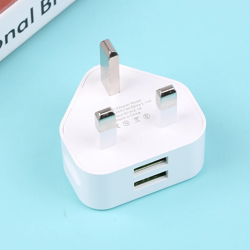 Reiseadapter UK-Stecker mit USB-Anschlüssen – Bild 4