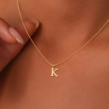 A-Z Initialen-Halskette, 18 Karat vergoldete Halskette, niedliche Buchstaben-Edelstahl-Halskette für Damen