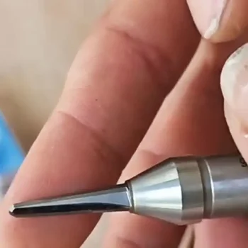 Metall-Holzbearbeitungsfräser Hochpräziser Silber-TCT-Nutfräser V-förmiges Werkzeug Bogenförmiger