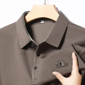 Herren-Business-Casual-Kurzarmhemd mit Abzeichen, einfarbiges Poloshirt, modisches, atmungsaktives, bequemes