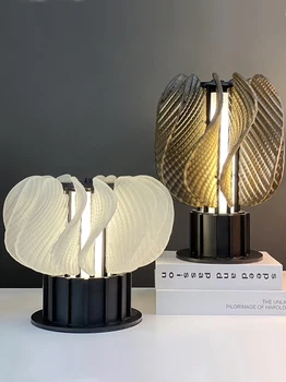 Italienische Tischlampe für Wohnzimmer, Kunst, LED, modernes Zuhause, minimalistische Designerlampe