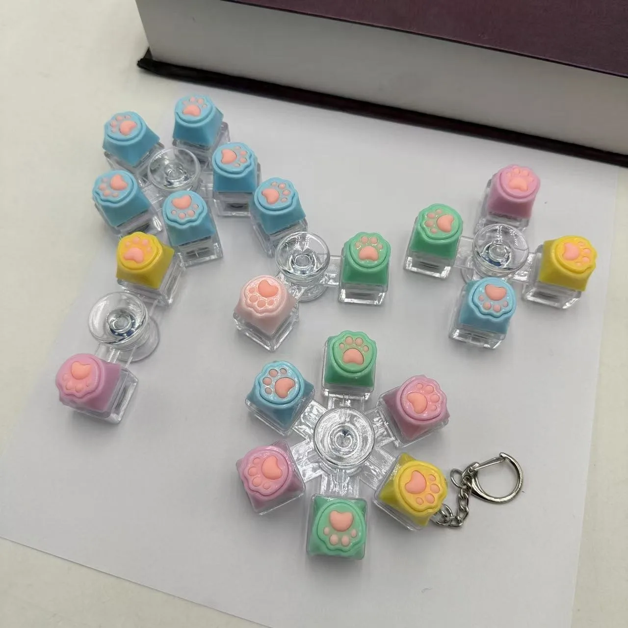 LED-Licht Tastatur-Schlüsselanhänger Fidget-Spielzeug – Bild 4
