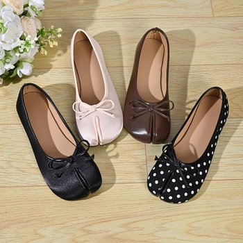 Weiche Split-Toe Tabi Ballerinas für Damen mit Schleife, Leder, runder Zehenpartie, niedrigem Absatz