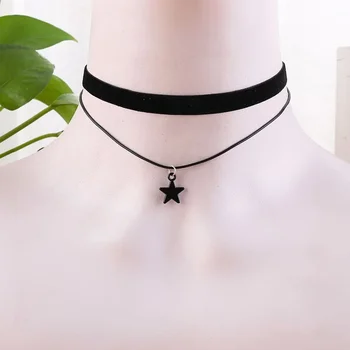 Einfacher personalisierter schwarzer Samt-Choker-Halsreif mit doppeltem Pentagramm-Anhänger, Choker-Halskette