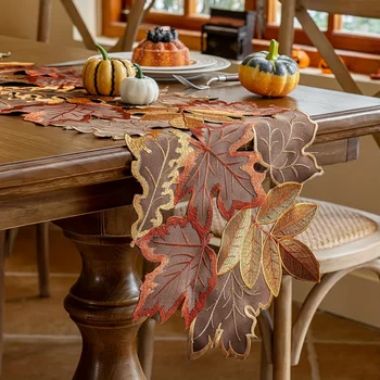 Herbst-Tischläufer mit Ahornblatt-Stickerei, beflocktes braunes Ahorn-Design, rustikale