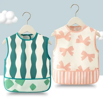 Niedlicher Stil mit Cartoon-Muster, EVA-Baby-Lätzchen, Taschendesign, verstellbare Babyschürze, wasserdicht