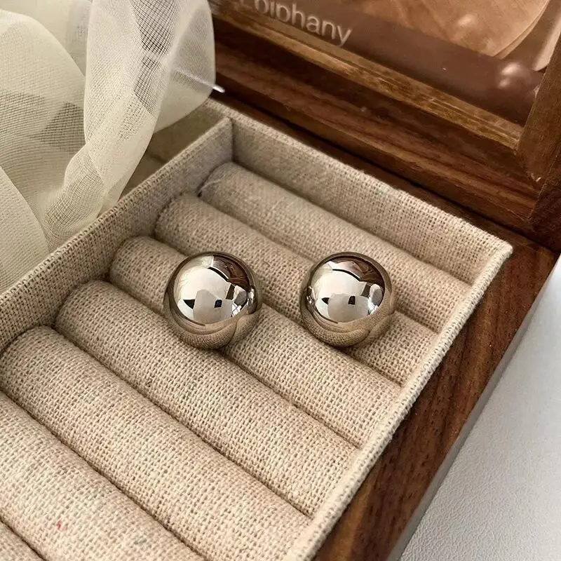 Trendige, schlichte, runde Ohrstecker aus Metall, modische – Bild 5