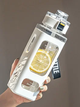 Weiße 700 ml Sportwasserflasche, tragbarer Trinkbecher. Geeignet für Outdoor, Sport, Radfahren und Tragen
