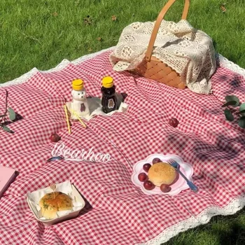 Outdoor-Picknickmatte, dicke, wasserdichte Stranddecke für den Sommer, rot karierte Spitzen-Campingmatte