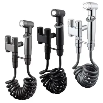 Toilettenreinigungs-Bidet-Set. Kalt- und Warmwasser-Toilettenzubehör. Handgehaltener Badezimmerreiniger