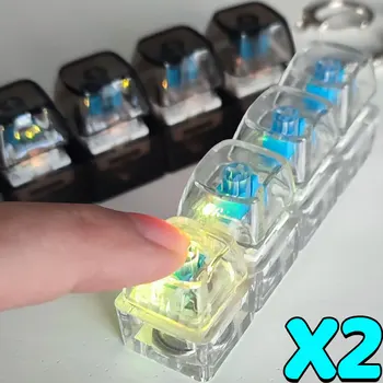 Mechanisches Tastatur-Spielzeug zum Leuchten, lauter Fidget-Tastatur-Clicker, Schlüsselanhänger (2 Stück)