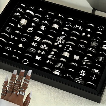 Modische Ausgehöhlte Ringe Set für Frauen, Mix aus verschiedenen Stilen, trendige Blumen, Herz, Schmetterling