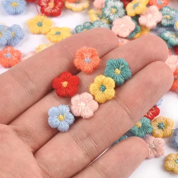 10mm Mini Blume Applikationen für DIY Hut Kleidung Nähen Liefert Headwear Decor Stick-on Patches (50 Stück)
